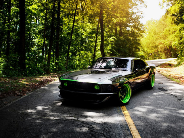 Car parked road woods green free wallpaper - medium preview image