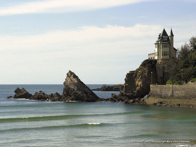 Castle rock ocean wave boat free wallpaper - medium preview image