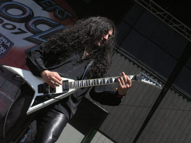Man long hair guitar stage #9 free wallpaper - medium preview image