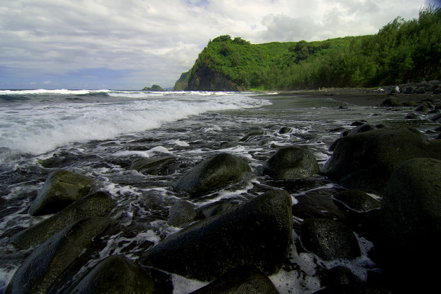 Rocky beach waves cliff green free wallpaper - medium preview image