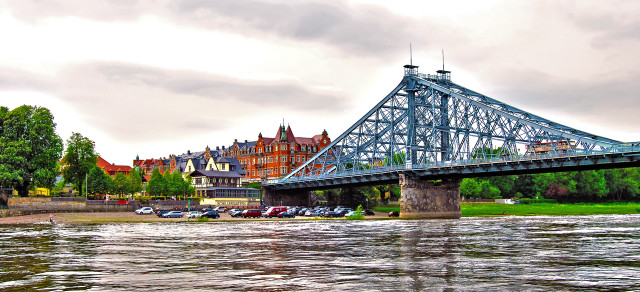 Bridge river cars parked building free wallpaper - medium preview image