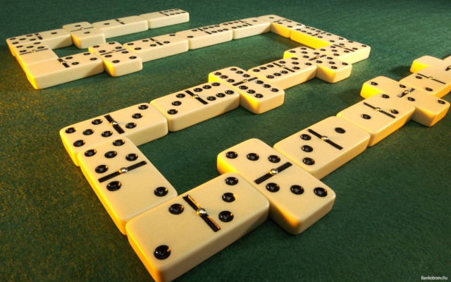 Dominoes green surface green tablecloth free wallpaper - medium preview image