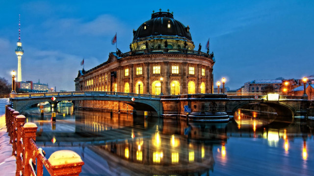 Building dome night river bridge free wallpaper - medium preview image