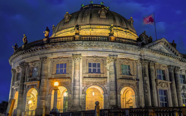 Large building dome clock night free wallpaper - medium preview image
