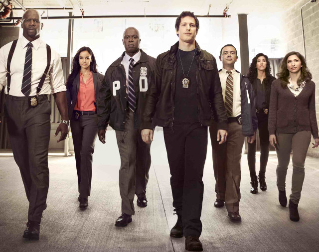 Group of people walking hallway free wallpaper - medium preview image