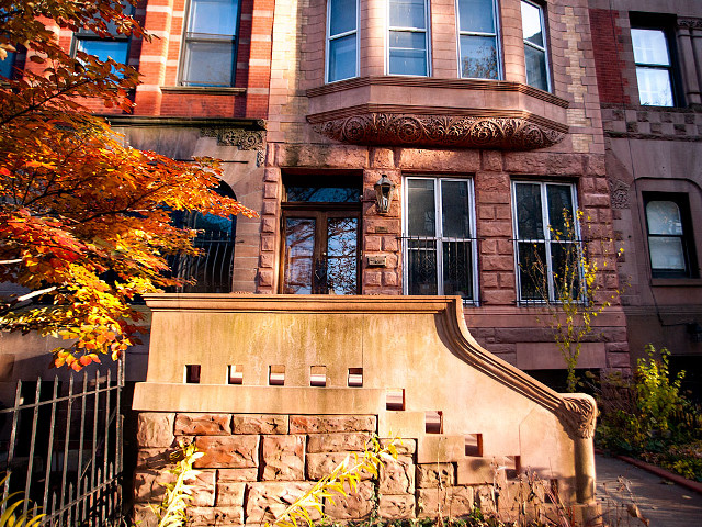 Large brick building gate clock free wallpaper - medium preview image