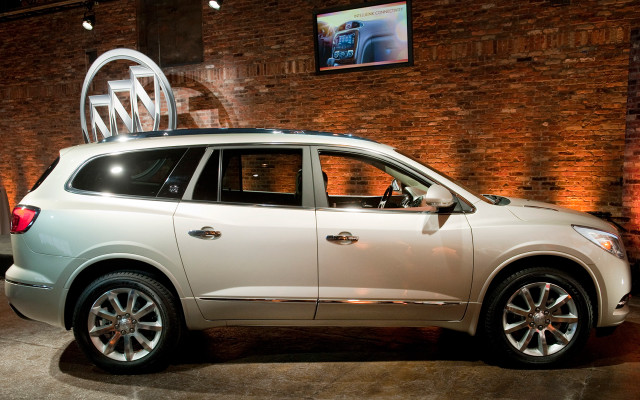 White suv garage brick wall free wallpaper - medium preview image