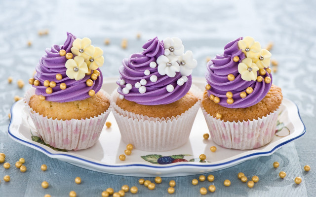 Three cupcakes purple frosting flowers free wallpaper - medium preview image