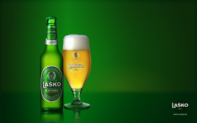 Beer bottle glass green background free wallpaper - medium preview image