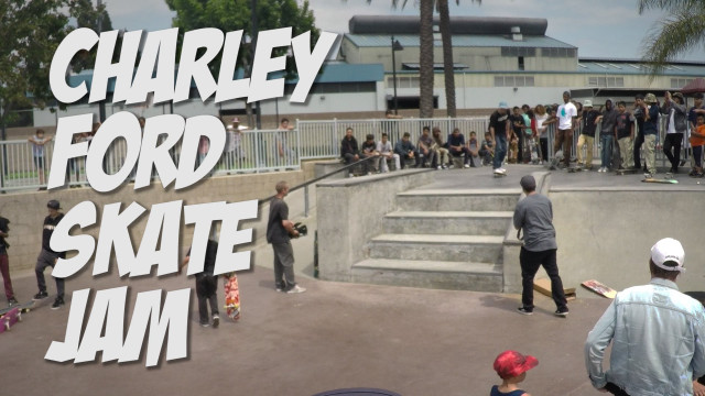 Group people skate park sign free wallpaper - medium preview image