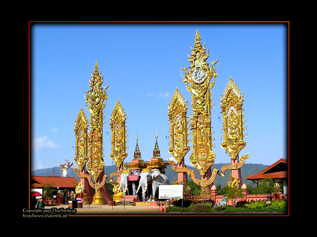 Golden statues building clock blue free wallpaper - medium preview image