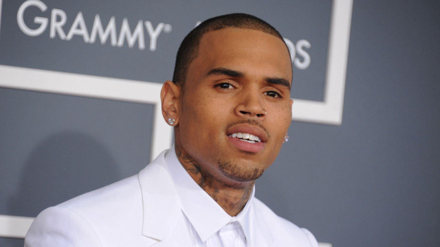 Man white suit red carpet free wallpaper - medium preview image