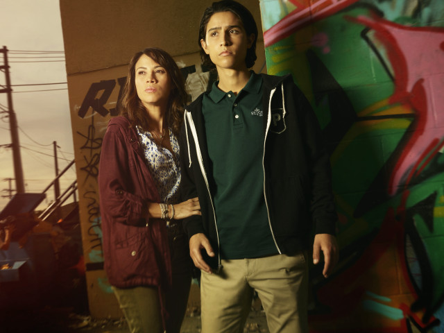 Man woman graffiti wall telephone free wallpaper - medium preview image