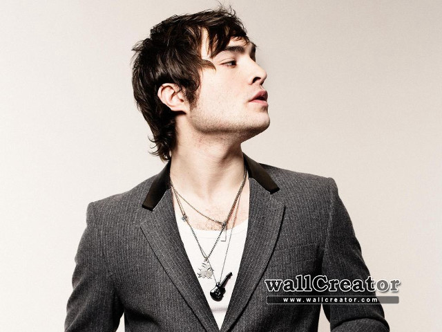 Gothic sculpture man necklace portrait free wallpaper - medium preview image