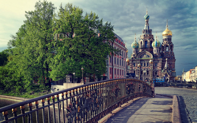 Bridge building tree cloudy sky free wallpaper - medium preview image