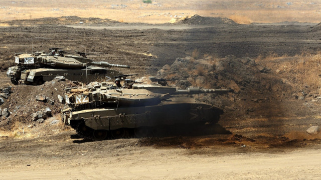 Tanks dirt hill rocks background free wallpaper - medium preview image