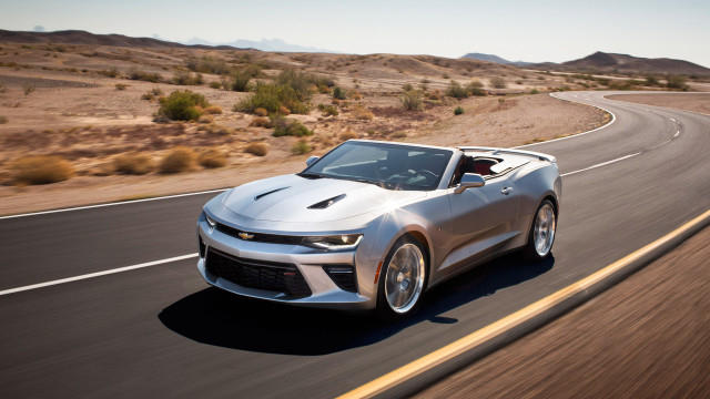 Silver chevrolet camaro desert road free wallpaper - medium preview image