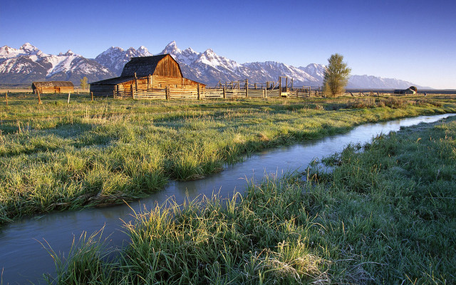 Stream green field barn mountains free wallpaper - medium preview image