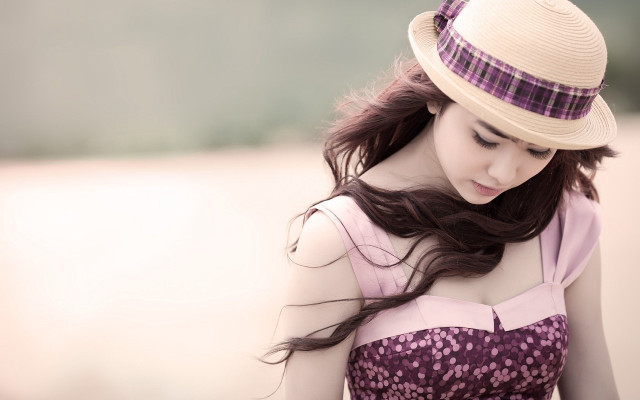 Woman hat water cell phone free wallpaper - medium preview image