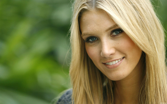 Blonde woman blue eyes smiling free wallpaper - medium preview image