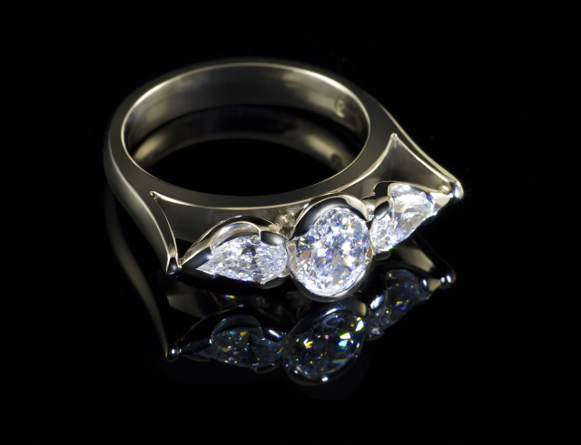 Ring three diamonds black background free wallpaper - medium preview image