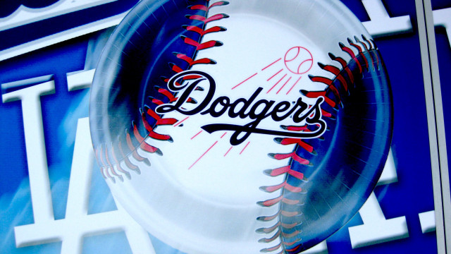 Paper plate baseball dodge black free wallpaper - medium preview image