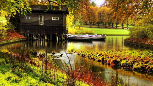 Boat docked cabin park trees free wallpaper - medium preview image