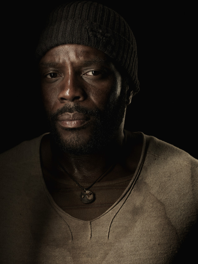 Man hat shirt serious look free wallpaper - medium preview image