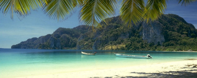 Beach boat mountain blue sky free wallpaper - medium preview image