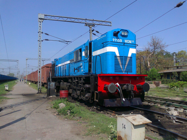 Blue train engine red car free wallpaper - medium preview image