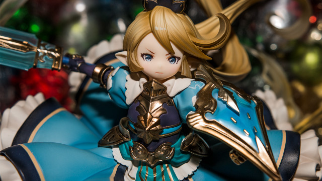 Figurine woman sword table ornaments free wallpaper - medium preview image