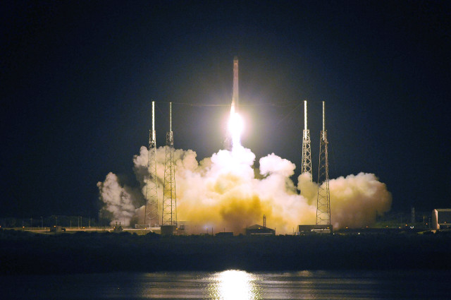 Rocket launch smoke lights air free wallpaper - medium preview image