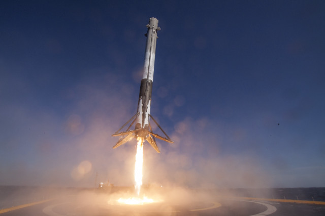 Rocket flying smoke landing gear free wallpaper - medium preview image