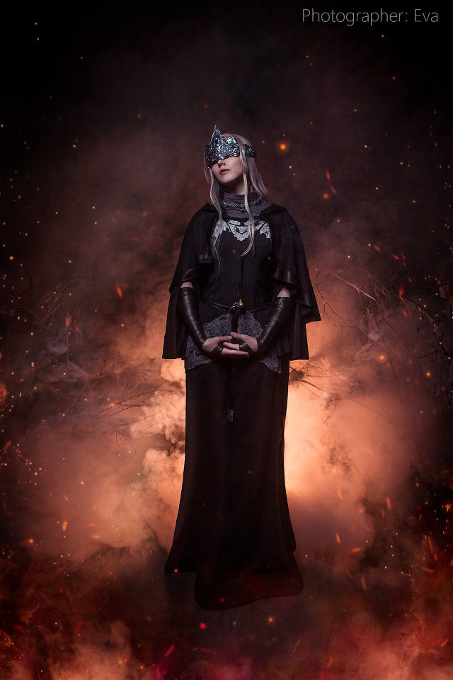 Woman black outfit hat dark free wallpaper - medium preview image