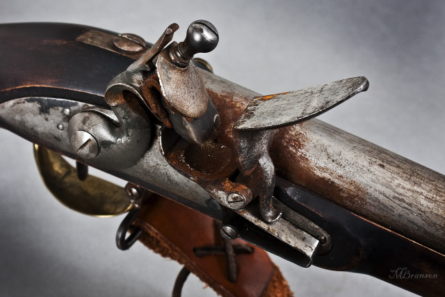 Gun metal handle leather sheath free wallpaper - medium preview image