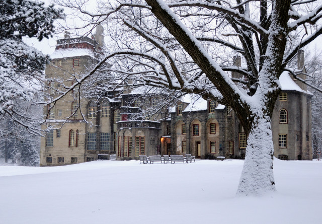 Large building clock tower snowy free wallpaper - medium preview image