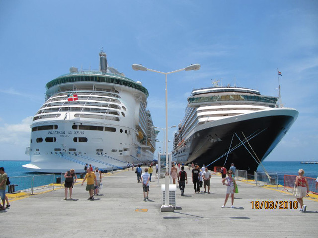 People walking pier cruise ships free wallpaper - medium preview image
