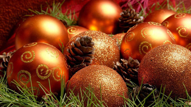 Gold ornaments pine cones plant free wallpaper - medium preview image