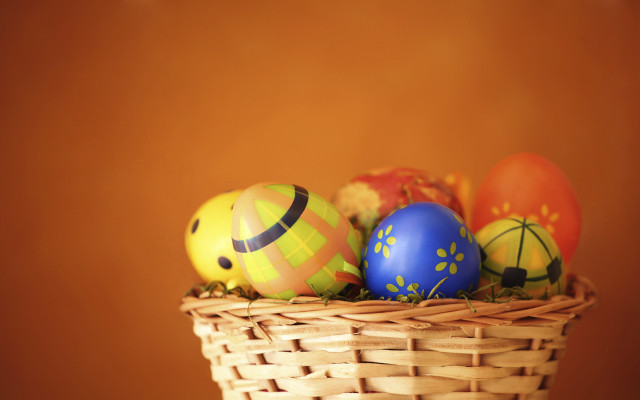Basket filled colorfully painted eggs free wallpaper - medium preview image