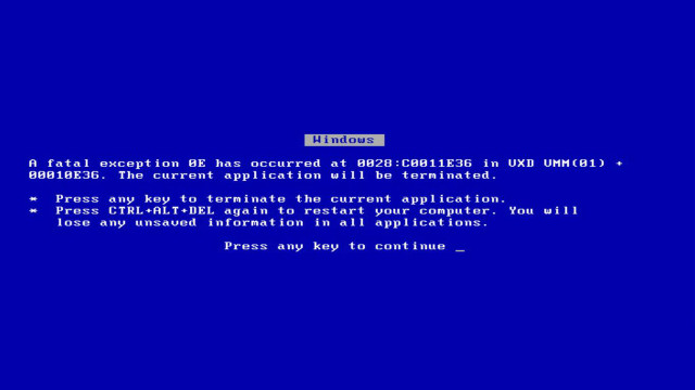 Blue screen with message reading free wallpaper - medium preview image