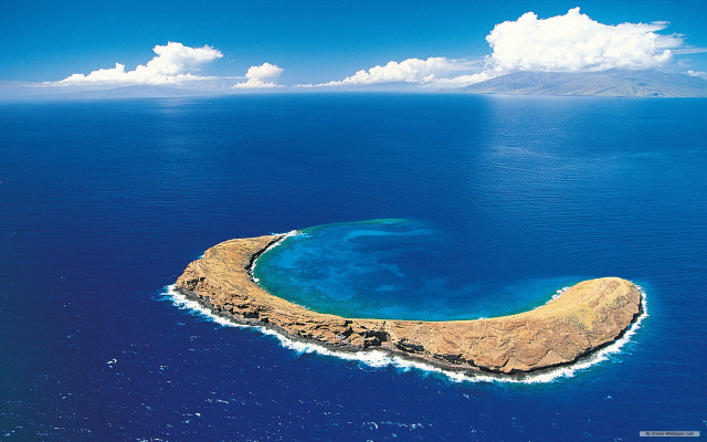 Small island blue hole ocean free wallpaper - medium preview image