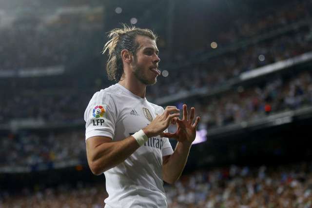 Man dreadlocks stadium ball mouth free wallpaper - medium preview image