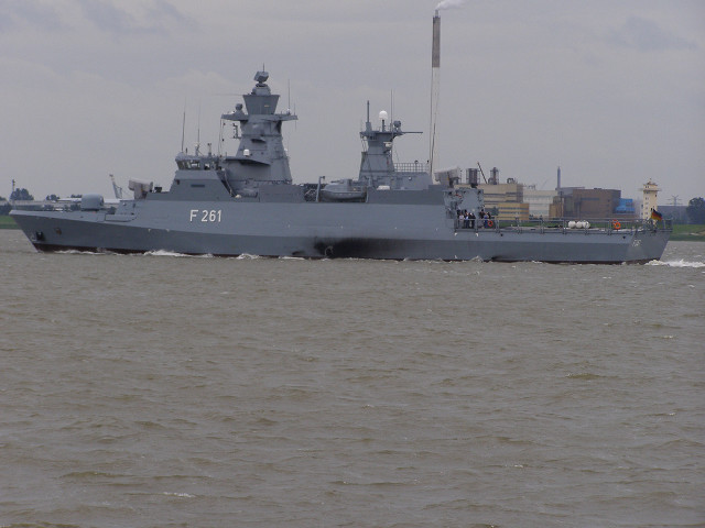 Battleship city skyline cloudy day free wallpaper - medium preview image