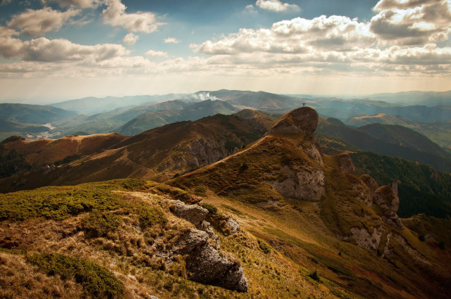 Mountain range clouds sunbeam distance free wallpaper - medium preview image
