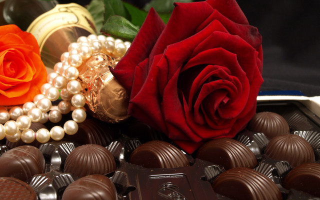 Rose chocolates table decoration romantic free wallpaper - medium preview image