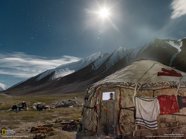 Yurt mountain fullmoon horses night free wallpaper - medium preview image