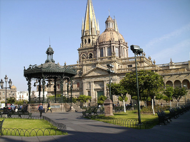 Quito clocktower fountain cityscape sunny free wallpaper - medium preview image