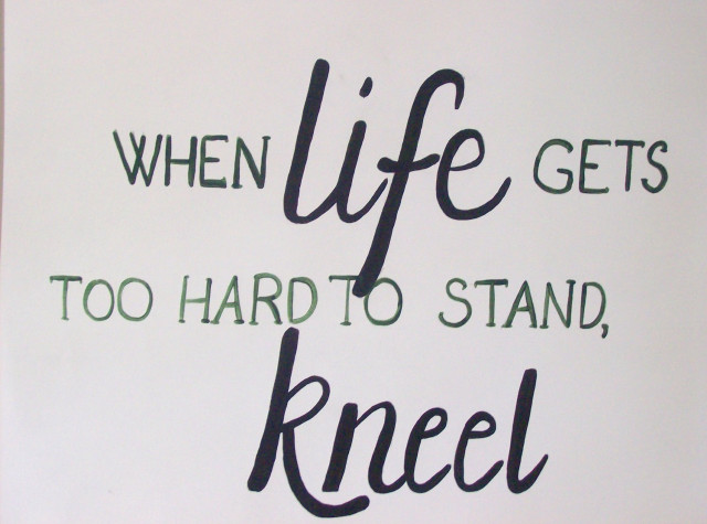 Kneeling quote cross stitch gradient free wallpaper - medium preview image