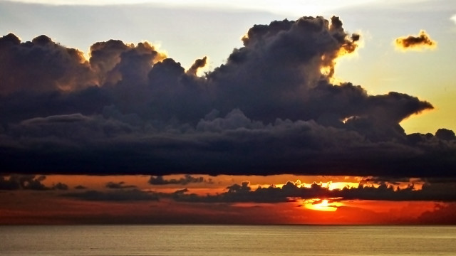 Large cloud ocean sunset time free wallpaper - medium preview image