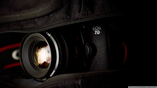 Camera lens black bag red free wallpaper - medium preview image